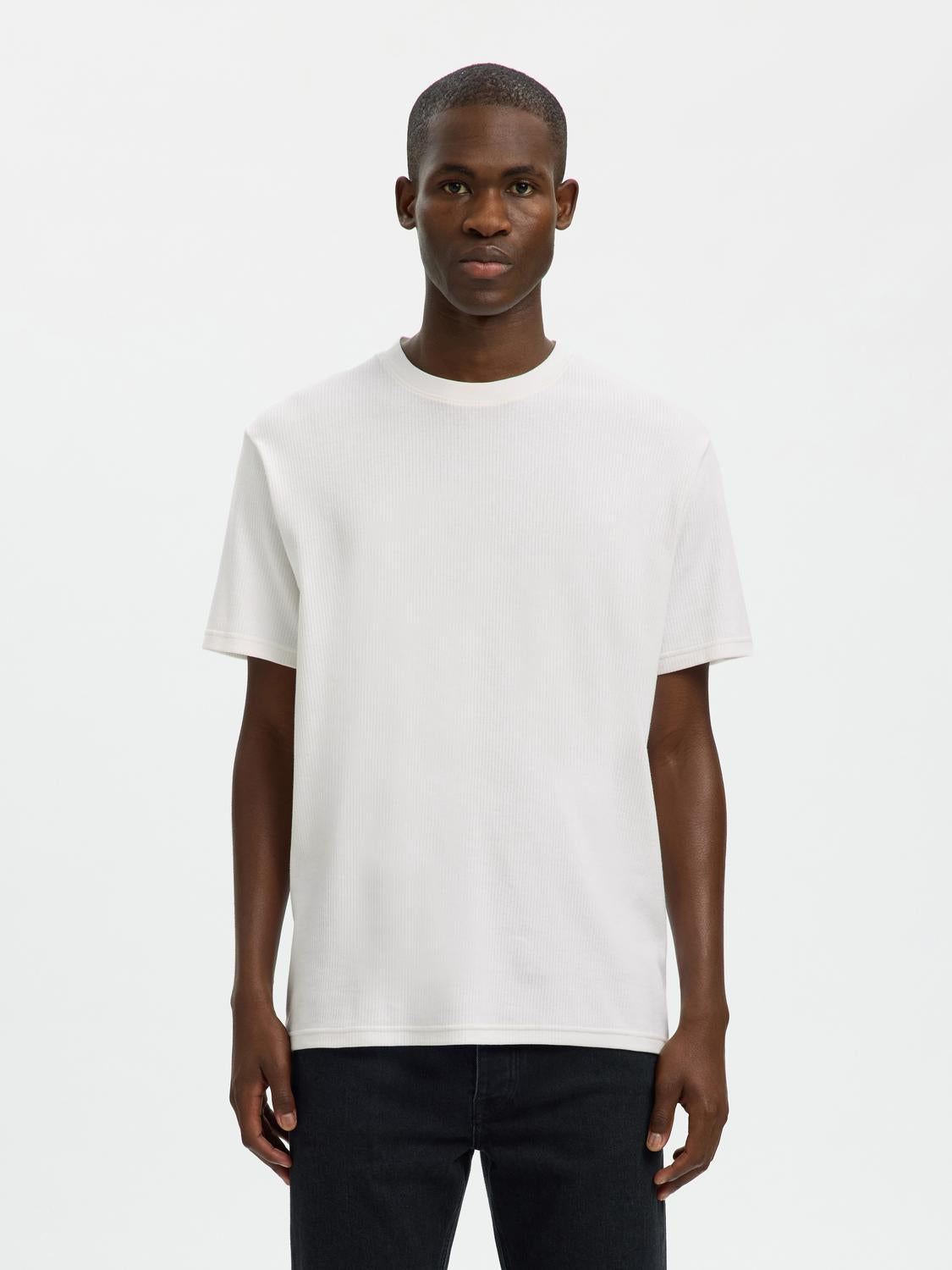 model_shot-front